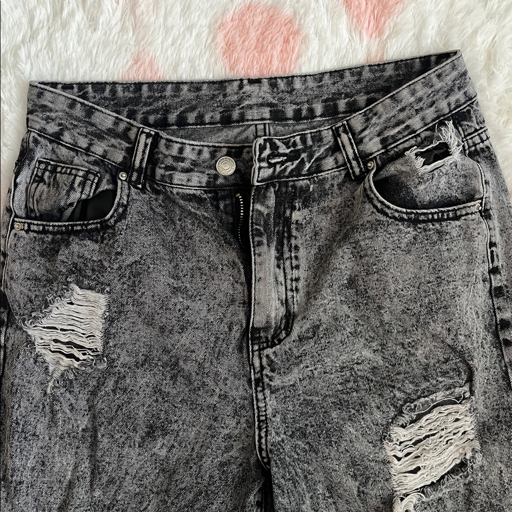 SHEIN Ripped Jeans - Picture 2 of 3